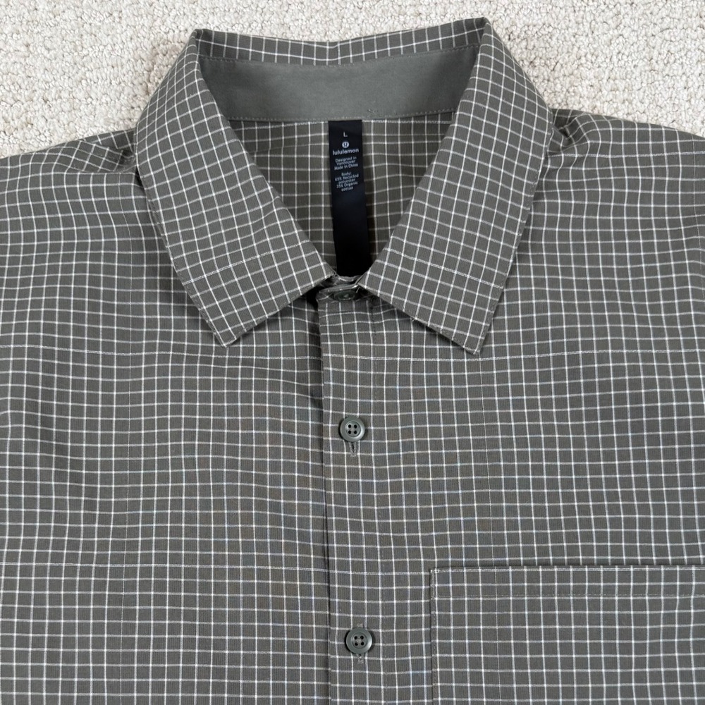 Lululemon Mens Large Grid Check Short Sleeve Button Up Shirt